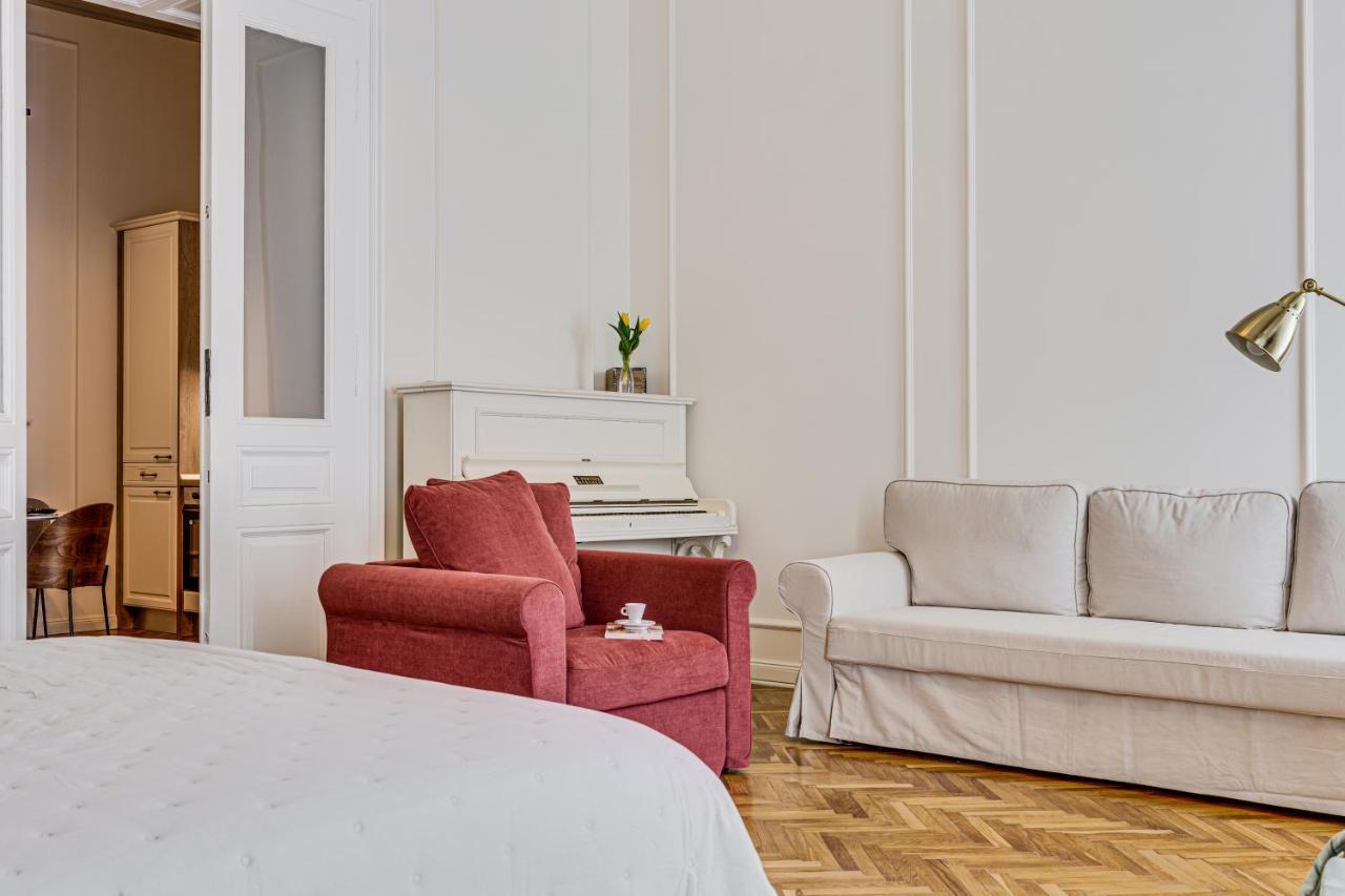 Central Family Apartment Arad Extérieur photo