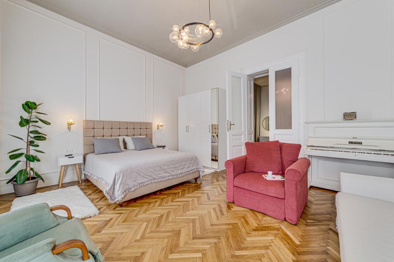 Central Family Apartment Arad Extérieur photo
